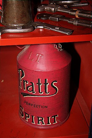 PRATTS  Parafin can - click to enlarge